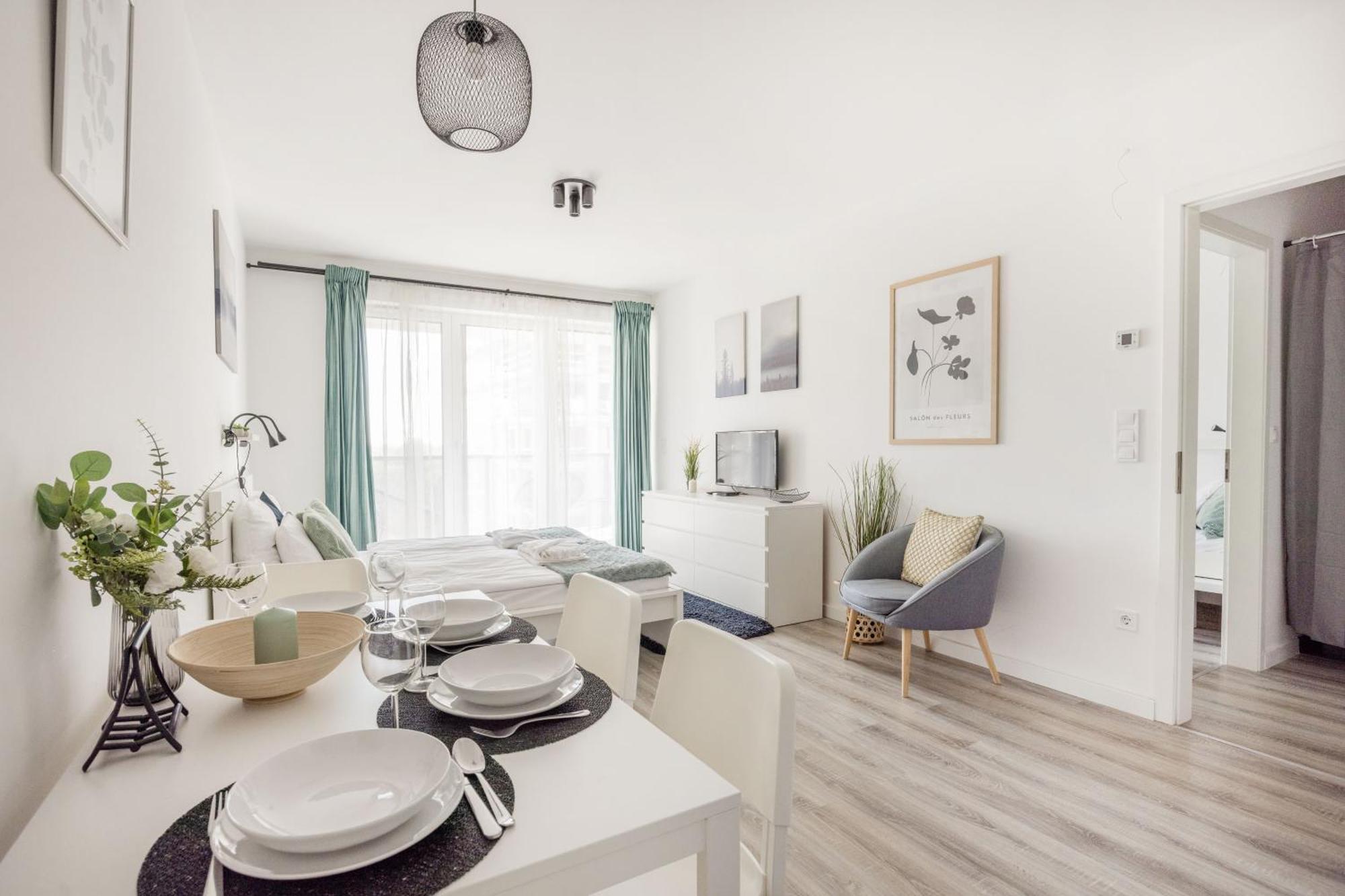 Modern Riverfront Apartment With Free Parking Boedapest Buitenkant foto