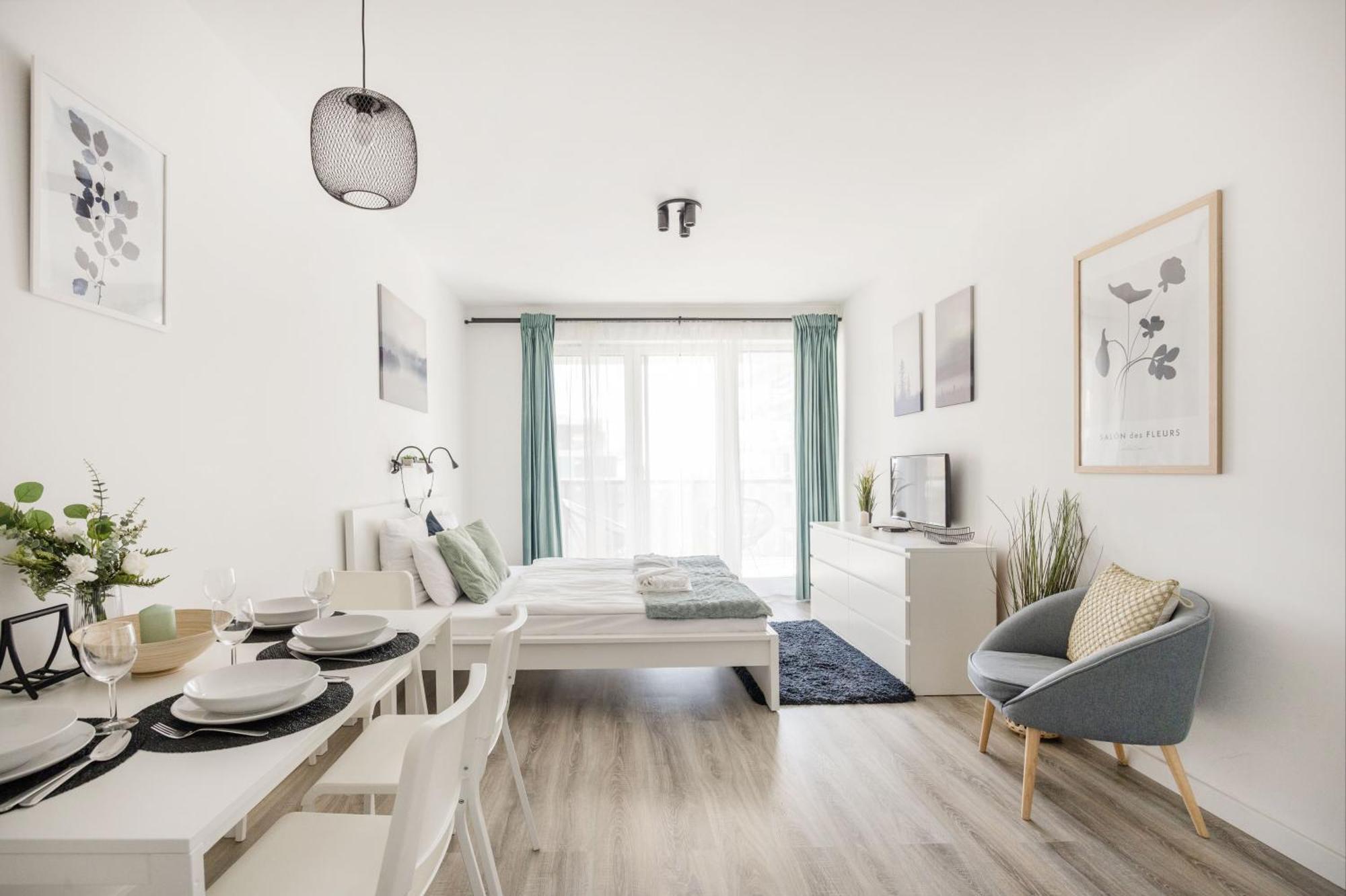 Modern Riverfront Apartment With Free Parking Boedapest Buitenkant foto