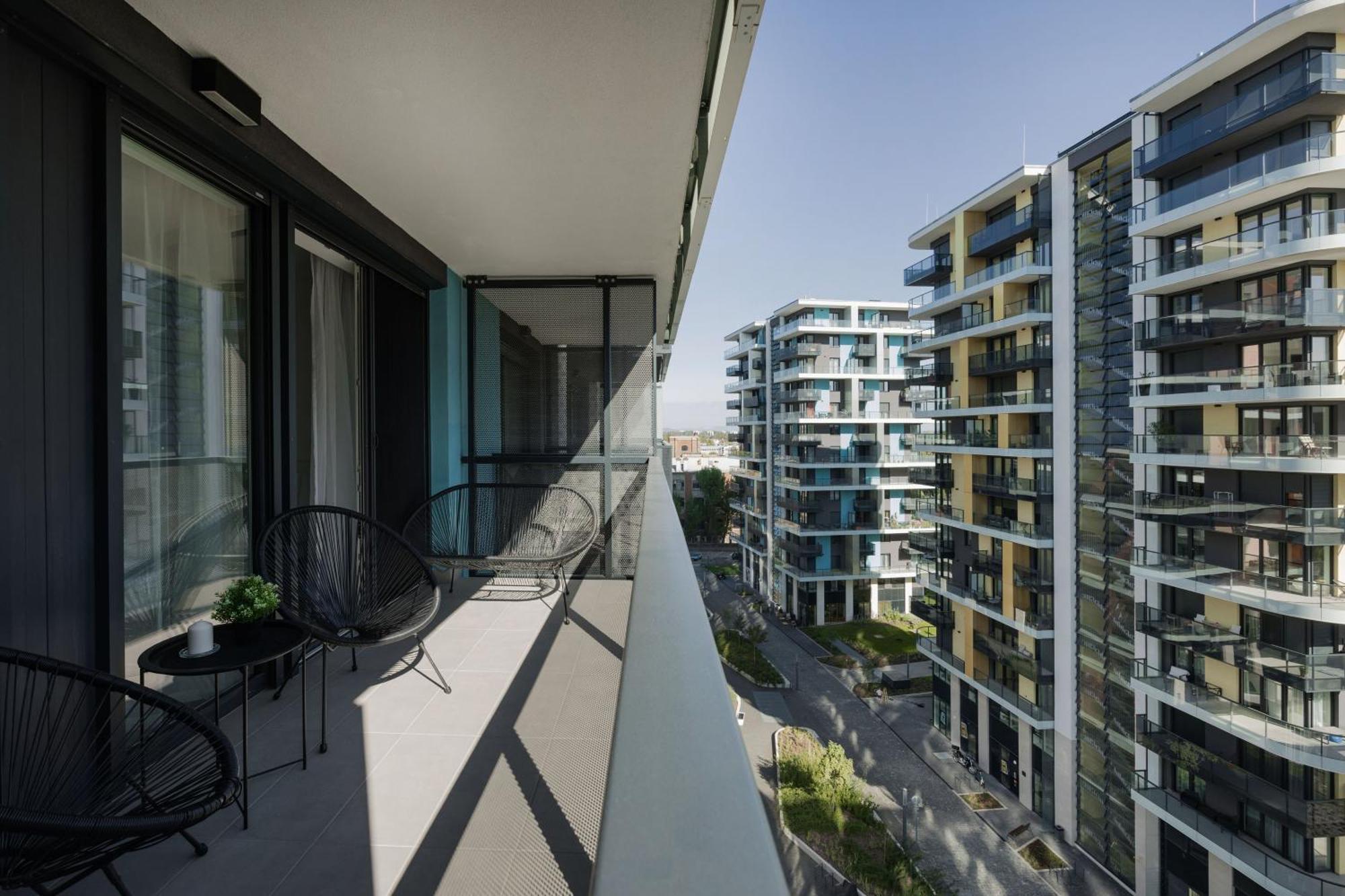 Modern Riverfront Apartment With Free Parking Boedapest Buitenkant foto